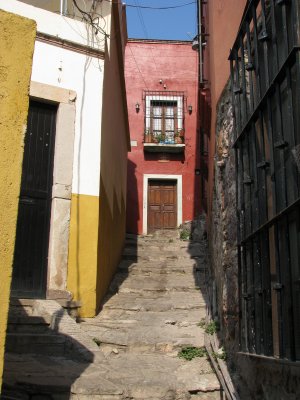 Narrow Street, Guanajuato