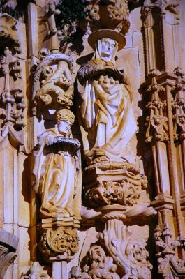 g3/11/653611/3/58109573.websiteStatuesConventodeCristo.jpg