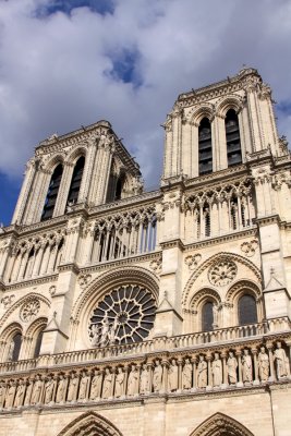 eerie notre dam.jpg