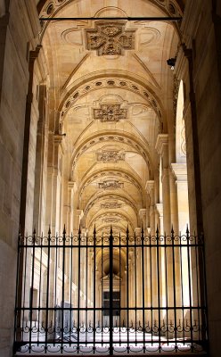 coridor of les louvre.jpg