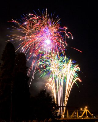 July 4 09 Portland Fireworks-18.jpg