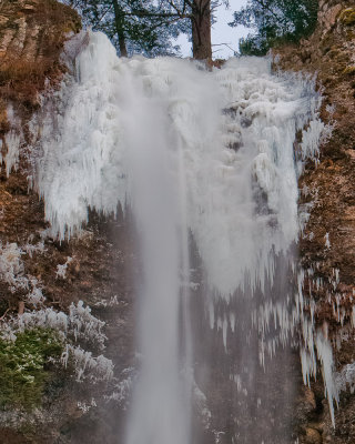Dec 9 09 Gorge Ice Falls-073.jpg