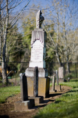 Apr 1 08 Vancouver Cemetery-27.jpg