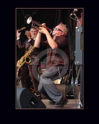 Ferreira_band_cb3313.jpg