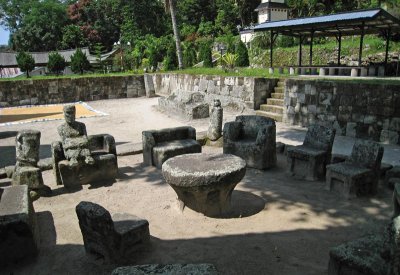 Stone chairs, Ambarita
