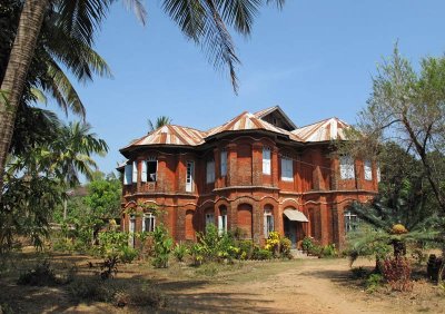 Colonial house