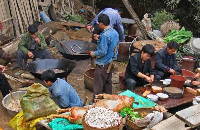 Housebuilders preparing lunch