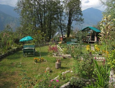 Guesthouse garden, Naggar