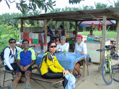 sugar cane drink stall just outside Telok Sengat