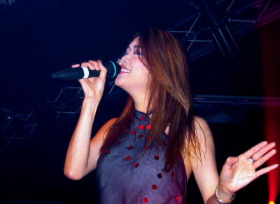 THU-PHUONG ON STAGE