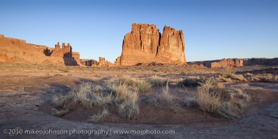 016-Courthouse Towers and Three Gossips