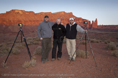 026-Three Photogs at the end