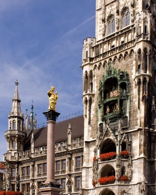 Glockenspiel and Mariensaule