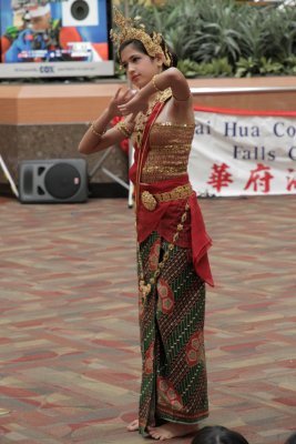 Young Thai Dancer