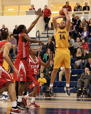 Queen's Vs York 05574_filtered copy.jpg