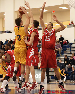 Queen's Vs York 05594_filtered copy.jpg