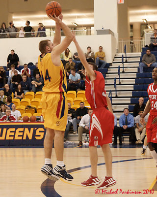 Queen's Vs York 05728_filtered copy.jpg