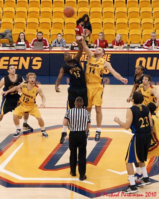 Queen's Vs Ryerson 00149 copy.jpg