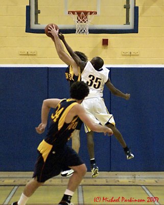 Queens Vs Laurentian 09754.JPG
