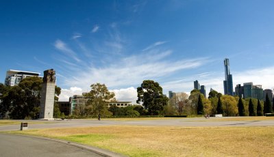Melbourne from the Shrine.jpg