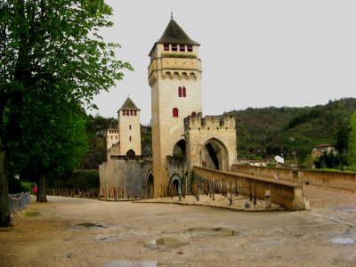 In CAHORScity,the bridge VALENTRE