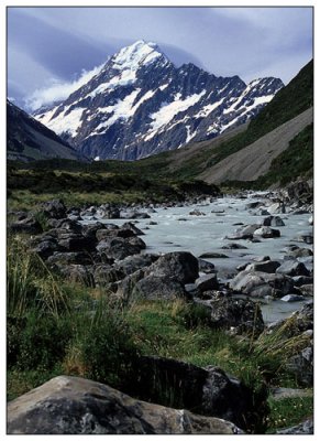 View on Hooker Valley Trail