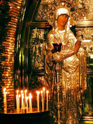 Icon behind site of Crucifixion