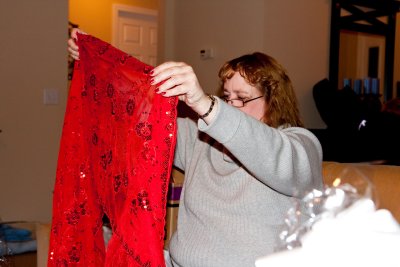Opening_Presents_2442.jpg