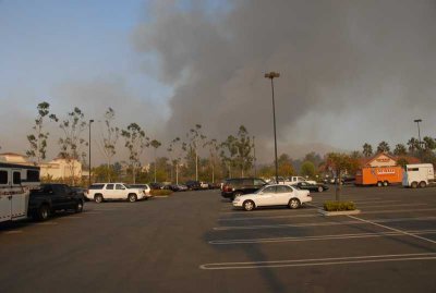 Fire behind Foothill Ranch from shopping Center