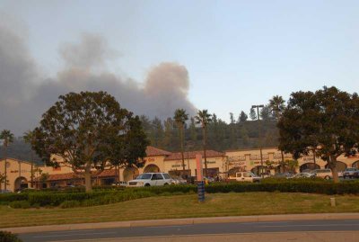 Fire behind Foothill Ranch from shopping Center