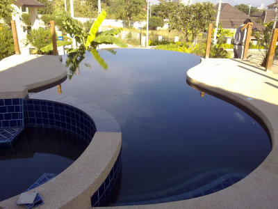 INFINITY EDGE SWIMMING POOL