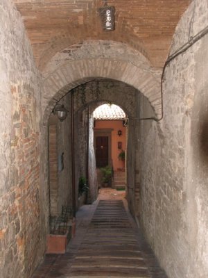 Passage to Vicolo Etrusco