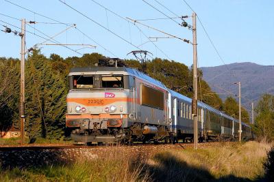 The BB22308 approaching Carnoules.