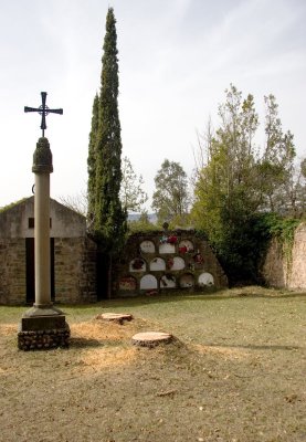 8441-GRAVEYARD-SANT-ROMA.jpg