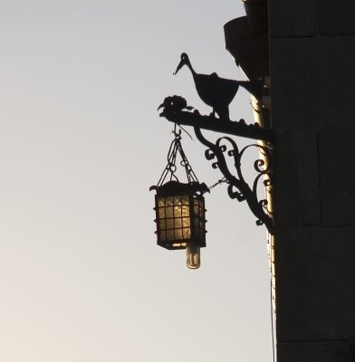 TAVERNOLES