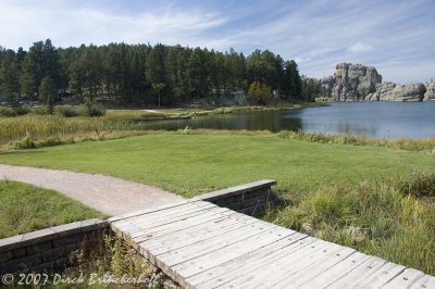 059LakePath.jpg