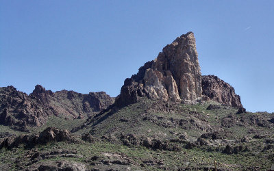 Mountain near Oakman, Az. Tom.jpg