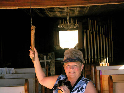Phyllis ringing the Church Bell at Castle Dome 0166 pbase.jpg