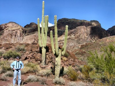 Slim with some mighty Saguaro's  pw.jpg
