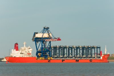 Zhen Hua 22 Crane Ship