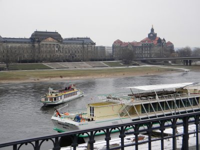 Transport on the Elbe ...