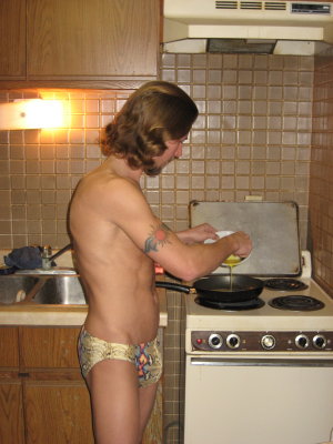 DL Making Eggs - Bikinicooks.com Season 1