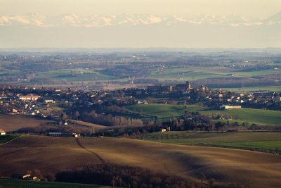 Verfeil sur fond de Pyrnes