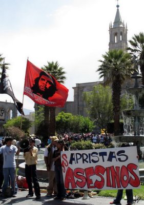 2010_04_05 One?  Two? Five? Protests in Arequipa