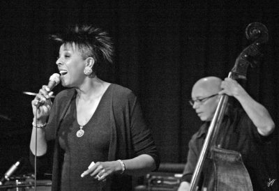2008_04_11 Dee Daniels with Chris Andrew Trio