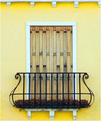 Balcony & lemon wall