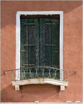 Balcony with circles