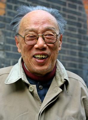 Elder in a back alley, Hongkou District, Huoshan neighborhood.