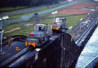 Panama Canal - Maintaining Ship Centering