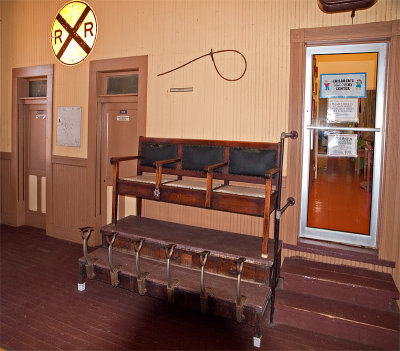 The shoeshine stand